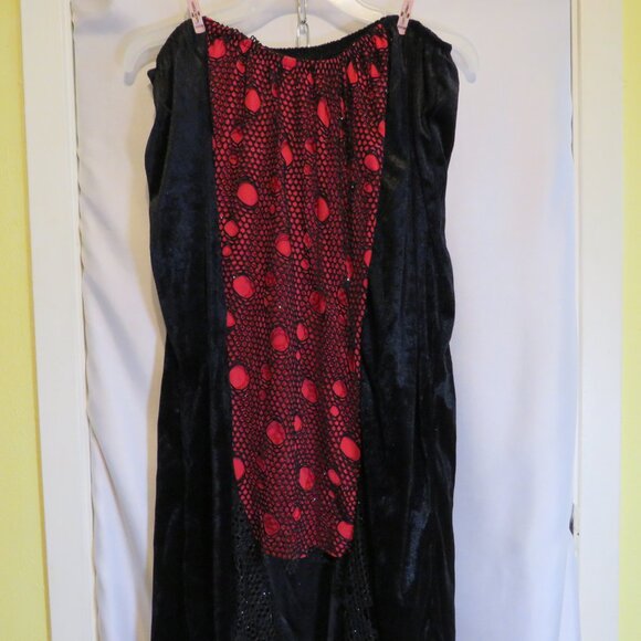 Scarlet vampire adult full figure costume (2)piece top and skirt ladies size - Picture 3 of 15